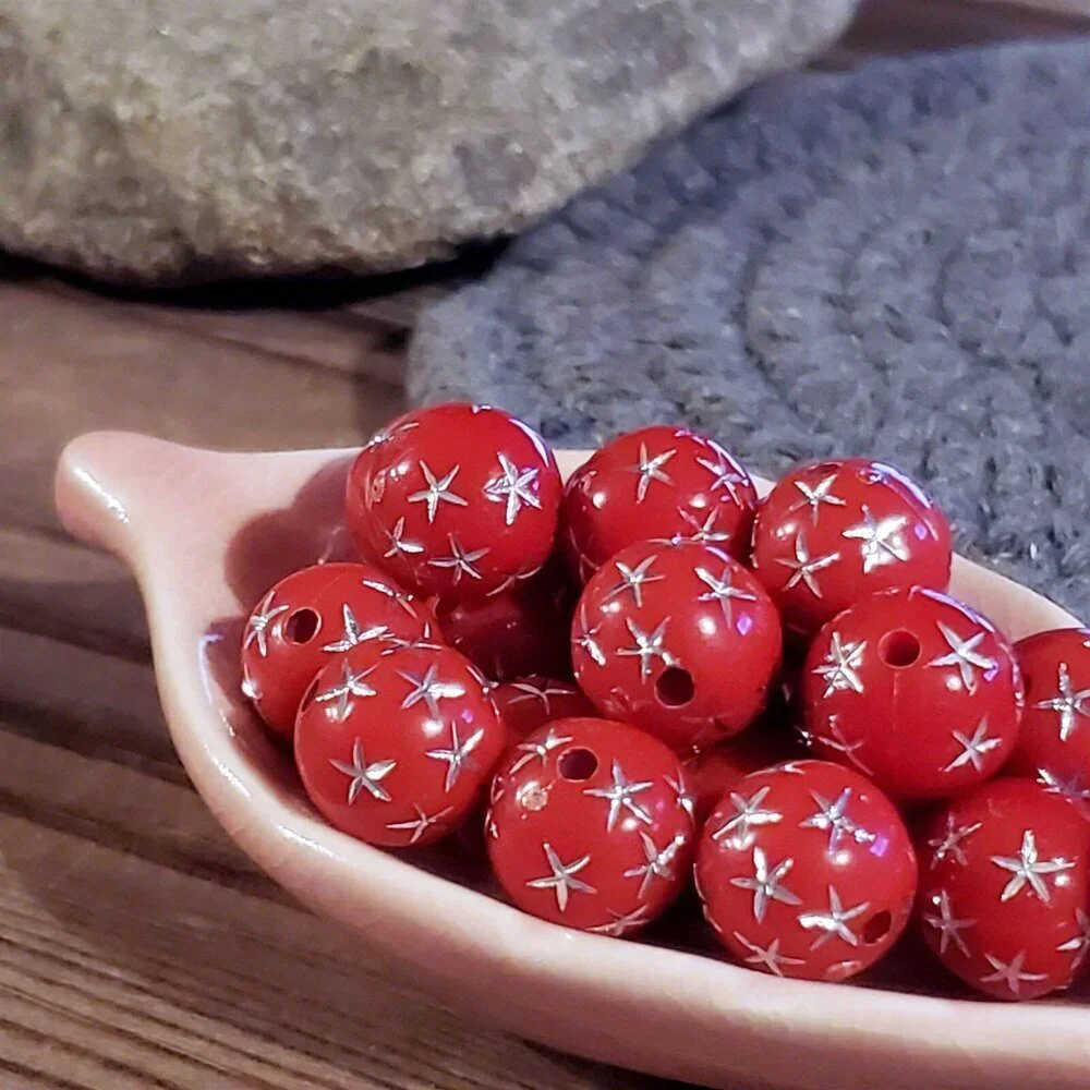 10 Vintage Retro Red & Silver Stars 12mm Round Acrylic Shabby Chic Beads